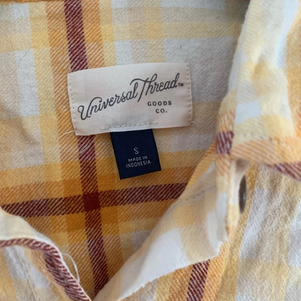 Universal Thread, size small - Picture 2 of 4